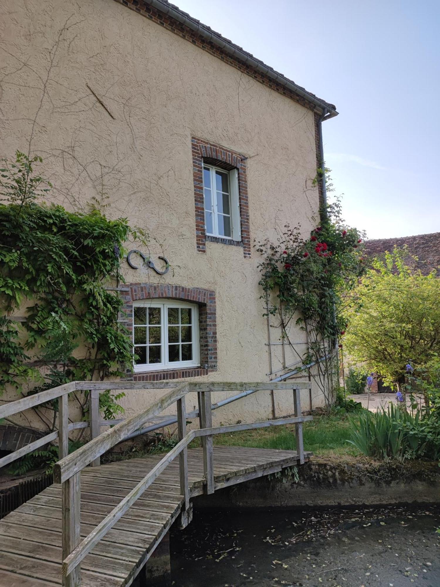 Bed and Breakfast Le Moulin Grenon Mézilles Exterior foto